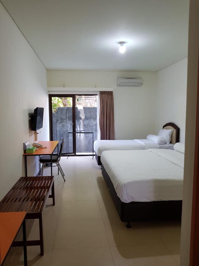 Hotel Larensia Labuan Bajo Bagian luar foto