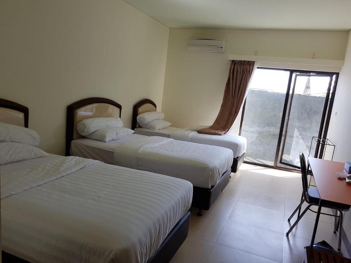 Hotel Larensia Labuan Bajo Bagian luar foto