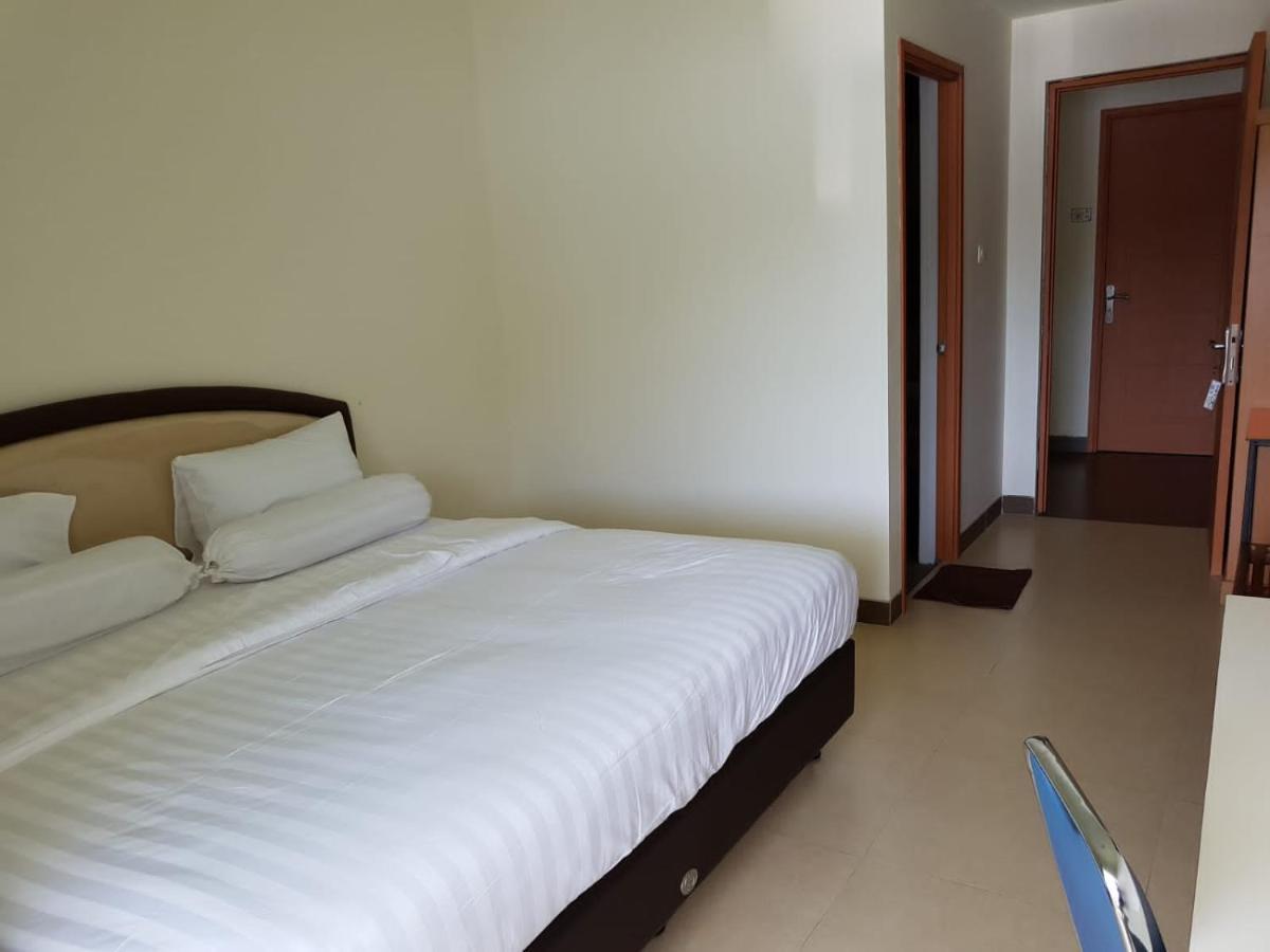 Hotel Larensia Labuan Bajo Bagian luar foto
