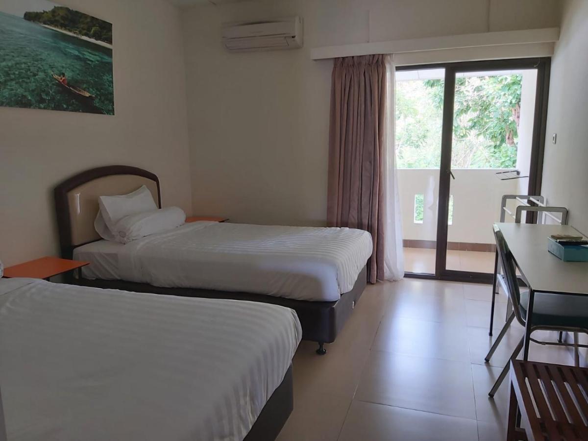 Hotel Larensia Labuan Bajo Bagian luar foto