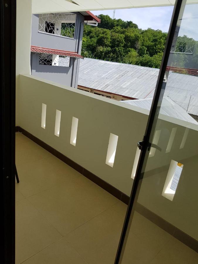 Hotel Larensia Labuan Bajo Bagian luar foto