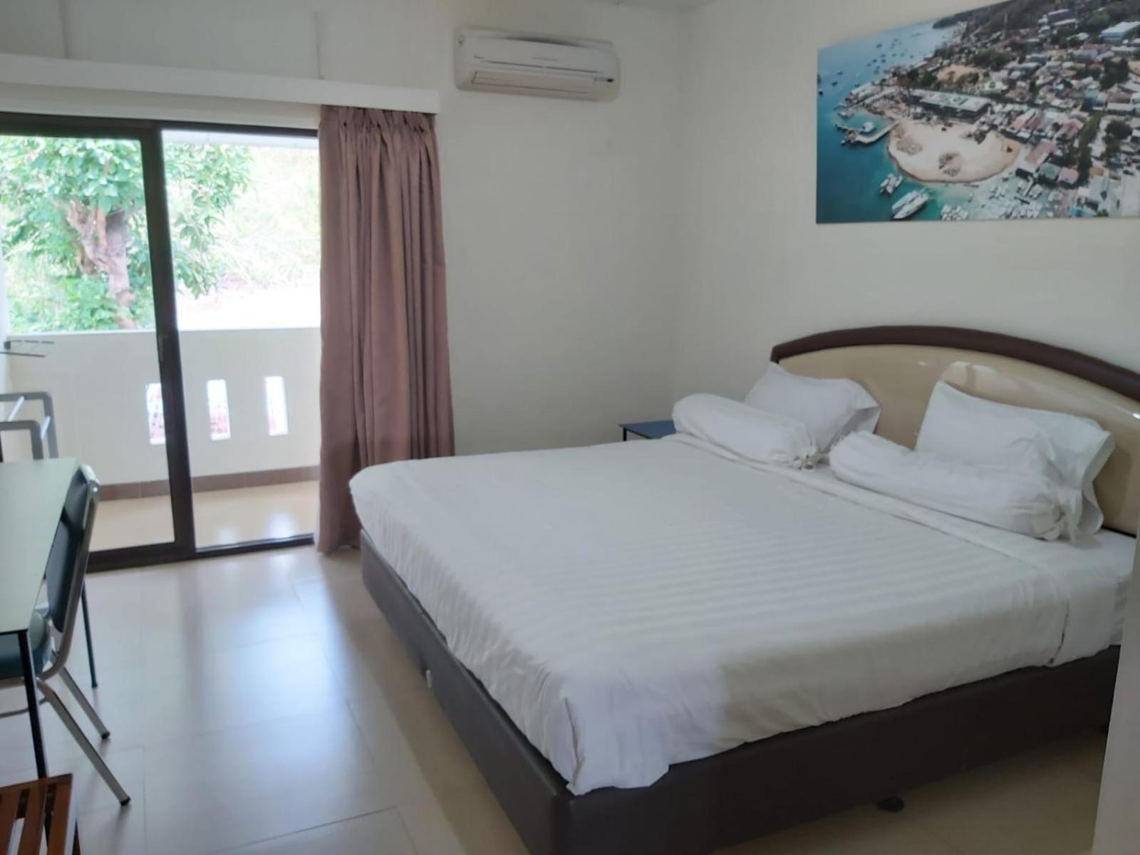 Hotel Larensia Labuan Bajo Ruang foto